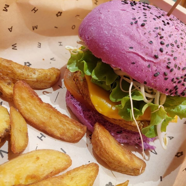 photo of Flower Burger Cherry bomb shared by @criscros on  22 Feb 2022 - review