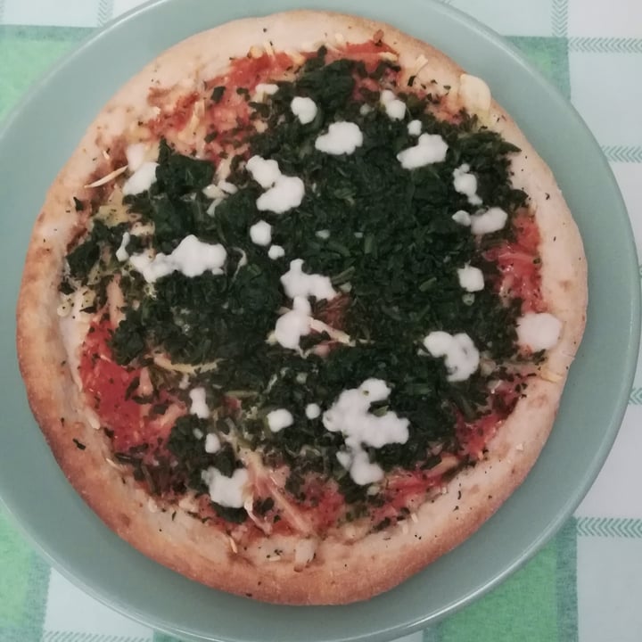 photo of Veganz Pizza Spinaci shared by @cerpia on  31 Mar 2022 - review