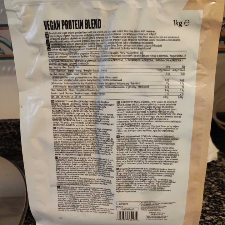 photo of MYVEGAN Vegan protein blend (dark chocolate) shared by @rocio-c-s-d on  28 Apr 2022 - review