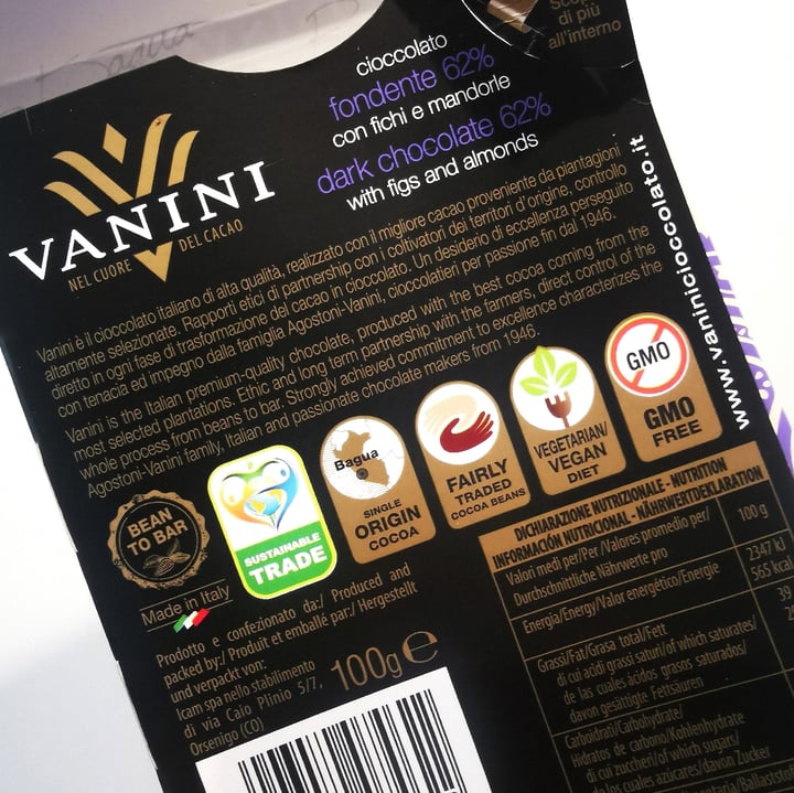 photo of Vanini Cioccolato fondente 62% con fichi e mandorle shared by @veganvicky on  26 Jan 2022 - review