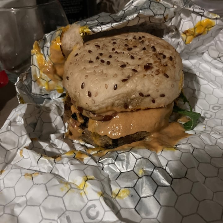 photo of Crisana Plant Based (Delivery y Take Away) Burger Vegana shared by @lucasalorenzi on  30 Oct 2021 - review