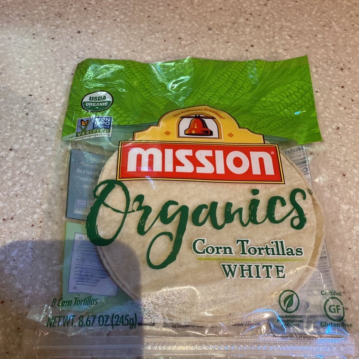 photo of Mission Foods White Corn Tortillas shared by @yamelrmz on  19 Sep 2021 - review