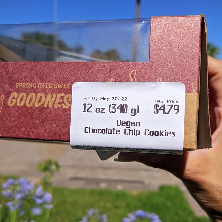 photo of Sprouts Farmers Market Vegan Chocolate Chip Cookies shared by @veggieassassin on  27 May 2022 - review