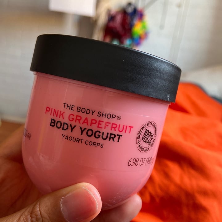 review photo of The Body Shop pink grapefruit BODY YOGURT shared by @franciscarg on 13 Feb 2020 - review