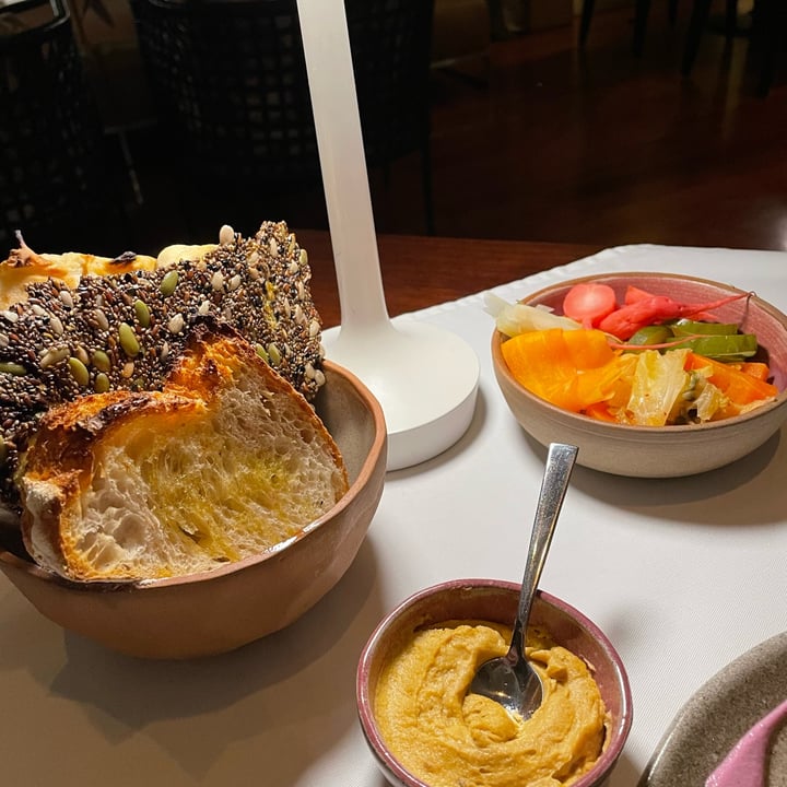 photo of Gioia Restaurante & Terrazas Selección de panes shared by @caroesti on  26 May 2022 - review