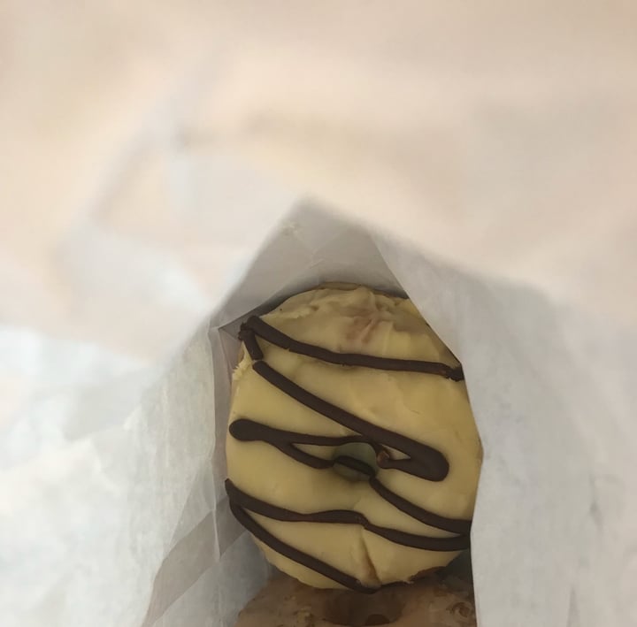 photo of Empire Donuts View Street Vegan passion fruit donut shared by @vegan4lyfe on  25 Jan 2020 - review