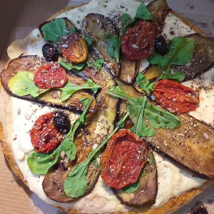 review photo of Veganisima Satelital Pizza Benjamin Vicuña shared by @solmichelle on 06 Oct 2020 - review