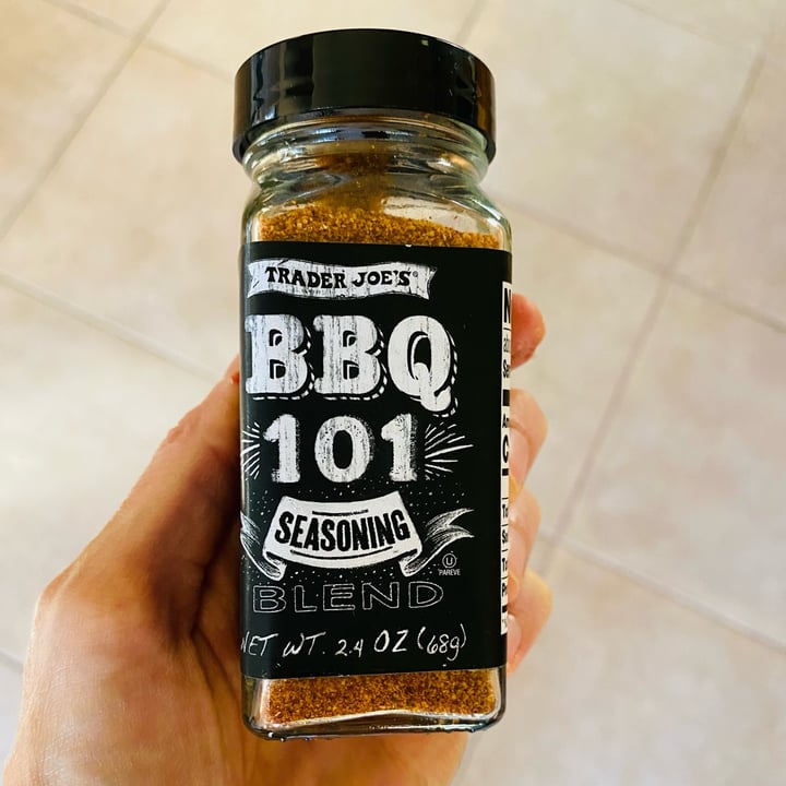 photo of Trader Joe's BBQ 101 Seasoning shared by @beckyyy on  28 Jun 2022 - review