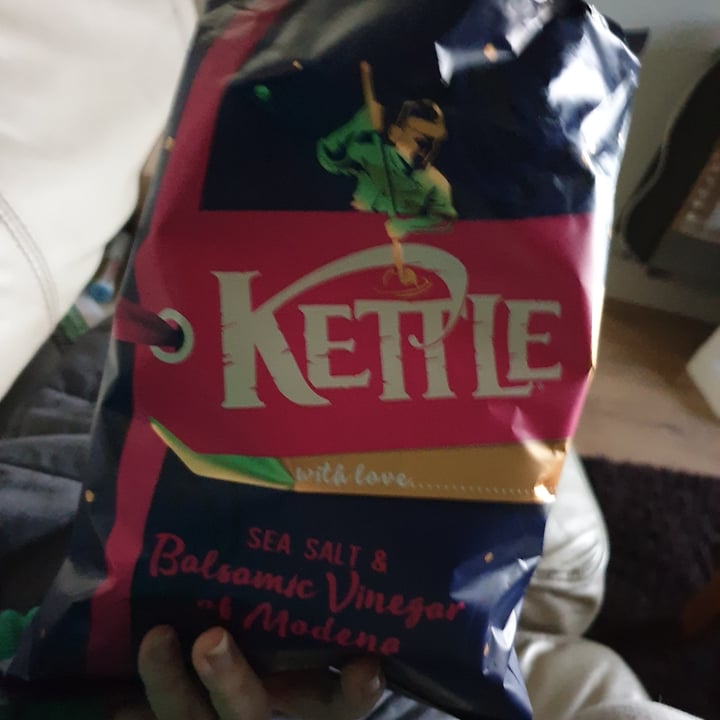 photo of Kettle chips Kettle Chips Sea Salt & Vinegar shared by @mipsy on  01 Dec 2021 - review