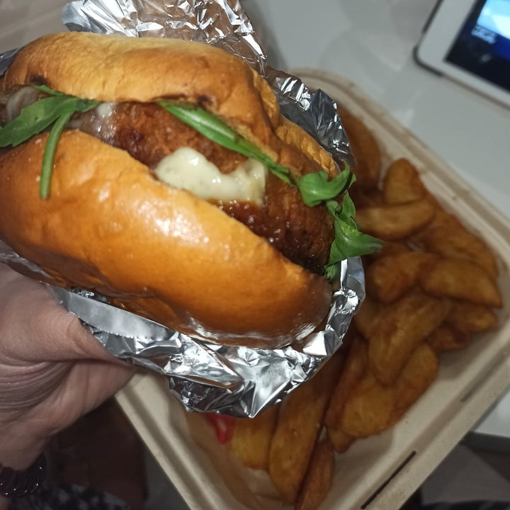 review photo of New York Burger Veggie Little Italy shared by @rebbbsacco on 20 Feb 2022 - review