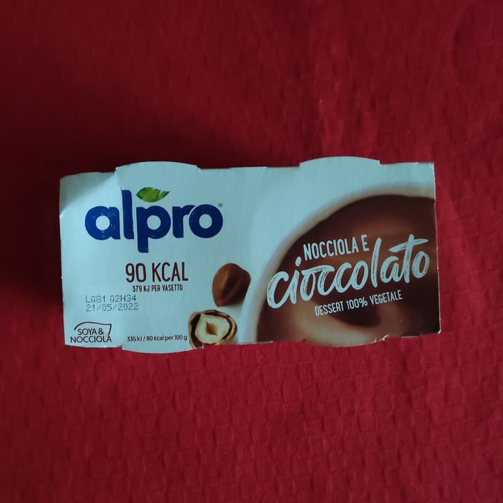 photo of Alpro Nocciola e cioccolato dessert 100% Vegetale shared by @jessicadevecchi on  30 Jun 2022 - review