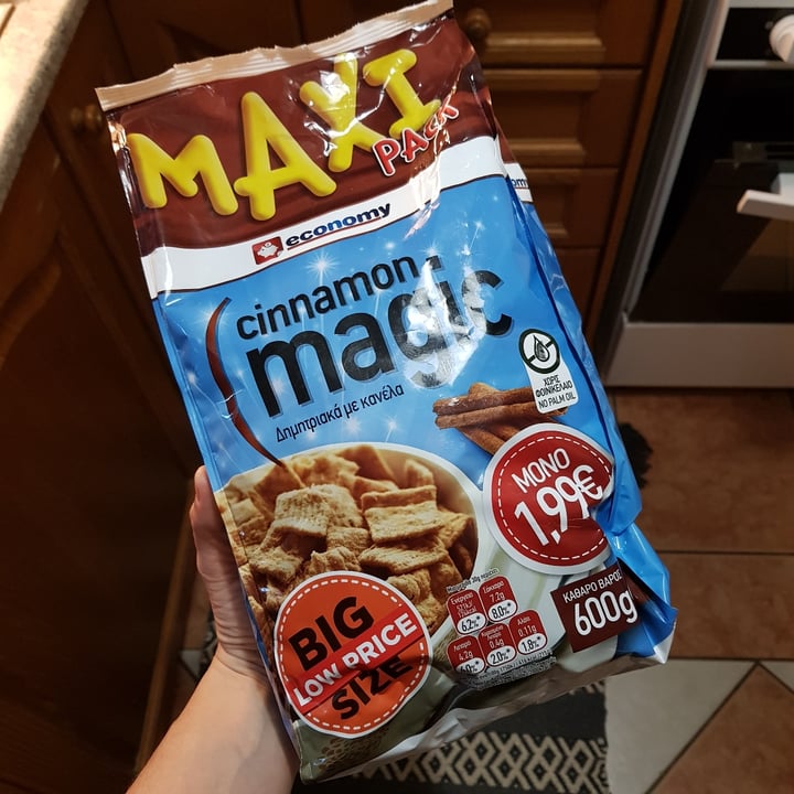 review photo of economy Cinnamon Pillow Cereal shared by @veganthrepsi on 27 May 2022 - review