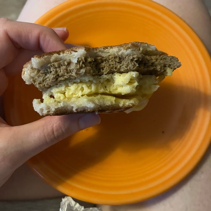 photo of Field Roast Classic style sausage egg cheese breakfast sandwich shared by @ameriamber on  27 Nov 2022 - review