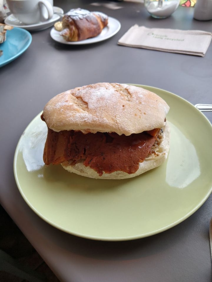 photo of Black Rabbit Haggis and bacon roll shared by @megmog on  21 Aug 2019 - review