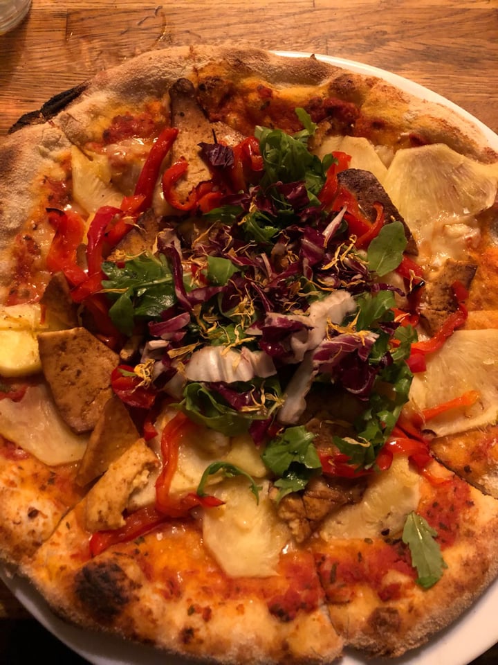 photo of Plads'n Hawaii Pizza shared by @annbience on  07 Feb 2020 - review