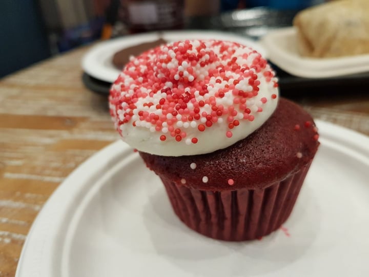 review photo of Beatnic Red Velvet Cupcake shared by @cibjork on 11 Mar 2020 - review