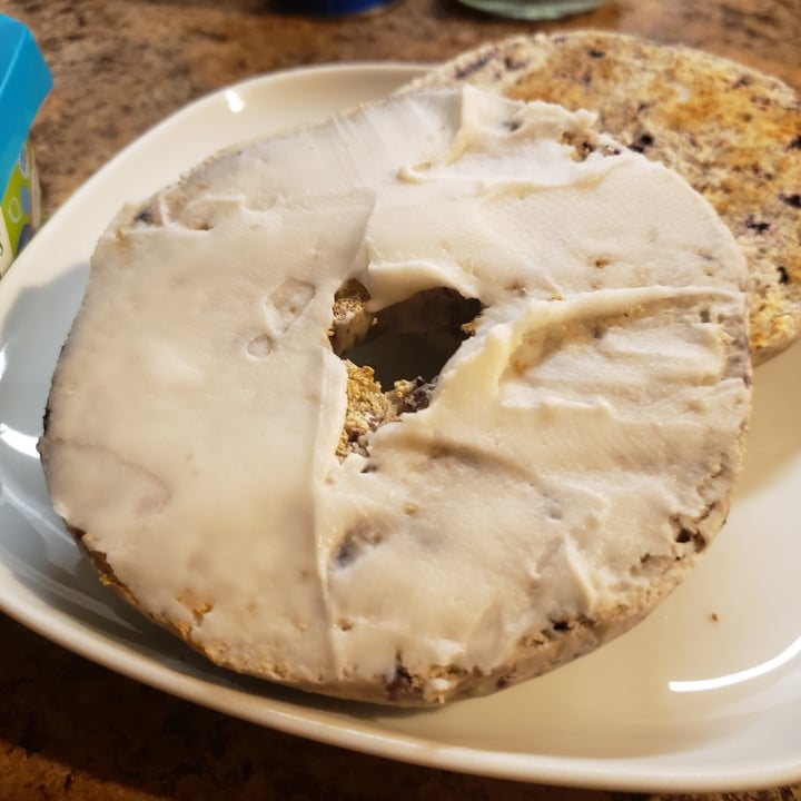 photo of Earth's Own Cream cheese shared by @itsninnin on  27 Dec 2021 - review