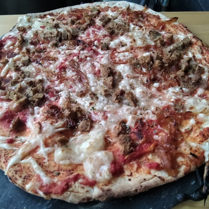 photo of Pizzeria Trozo Pizza Cebolla, Seitán, Mostaza shared by @irantzu on  25 Aug 2022 - review