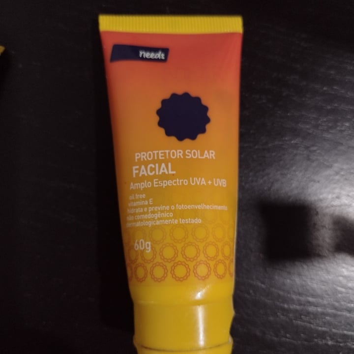 review photo of Needs Protetor Solar (FPS 60) shared by @mariazelita on 17 Apr 2022 - review