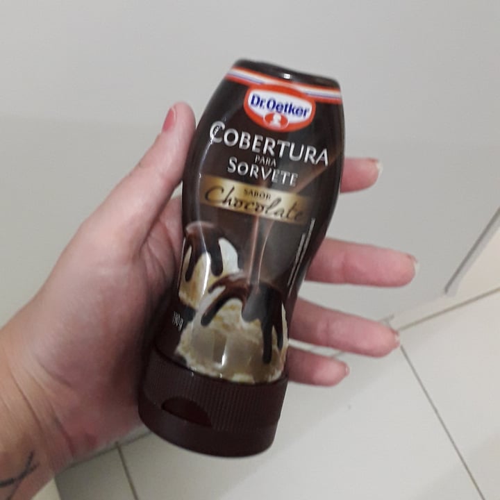 photo of Dr. Oetker Cobertura para sorvete sabor chocolate shared by @lulourenco on  30 Apr 2022 - review