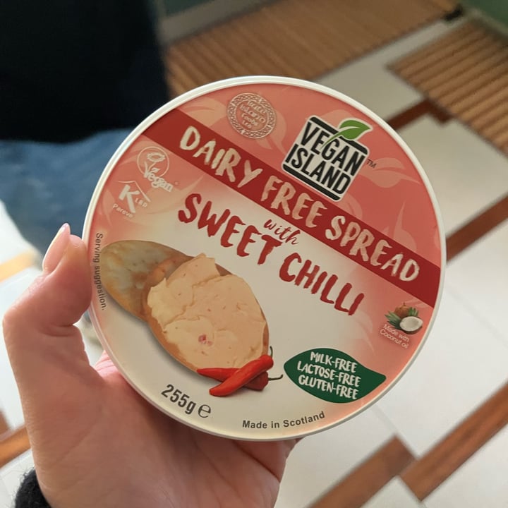 photo of Vegan island Dairy Free Spread sweet chili shared by @annabacce on  21 Apr 2022 - review