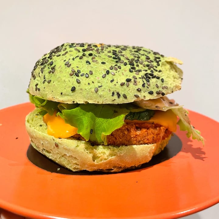 review photo of Flower Burger Roma Jungle burger shared by @misosoup on 04 Oct 2022 - review