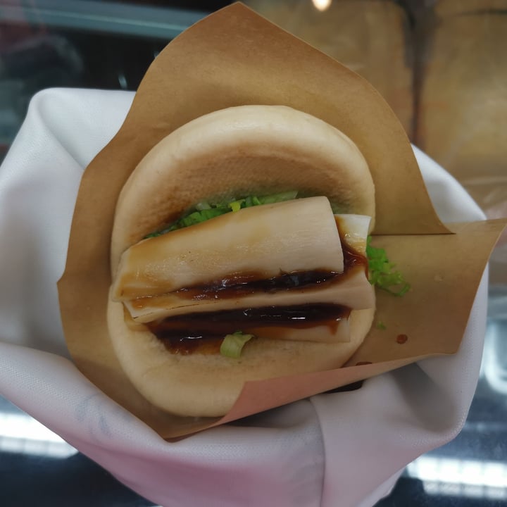 photo of 刈Bao台式創意小食 Gua Bao with King Oyster Mushroom with Taro Sweet Potato Balls shared by @anna-c on  21 Apr 2021 - review