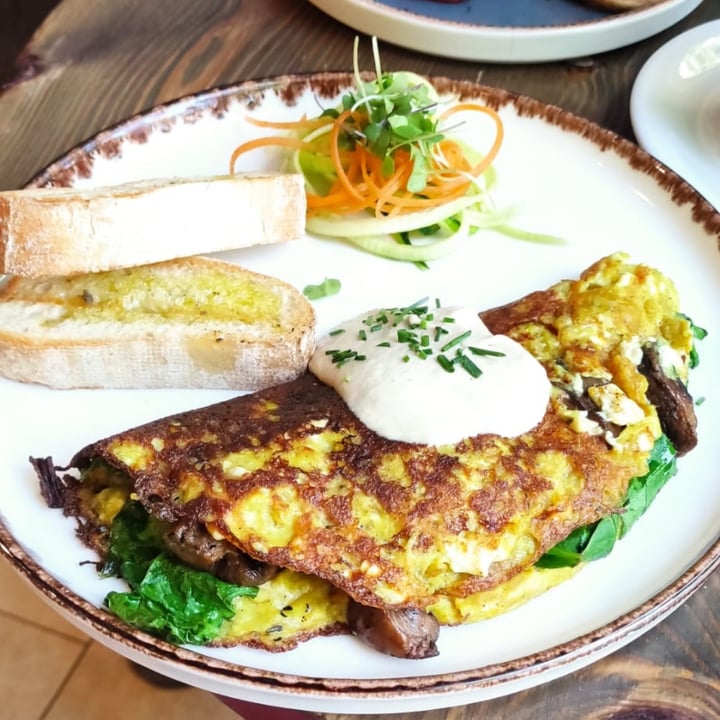 photo of Equilibrium Cafè Brvnch&Coffee Vegan Omelette shared by @alicevee on  05 Jul 2022 - review