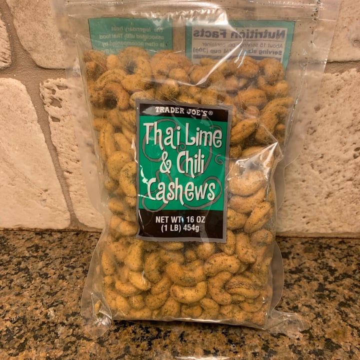 photo of Trader Joe's Thai lime & chili cashews shared by @deades0125 on  17 Jun 2021 - review
