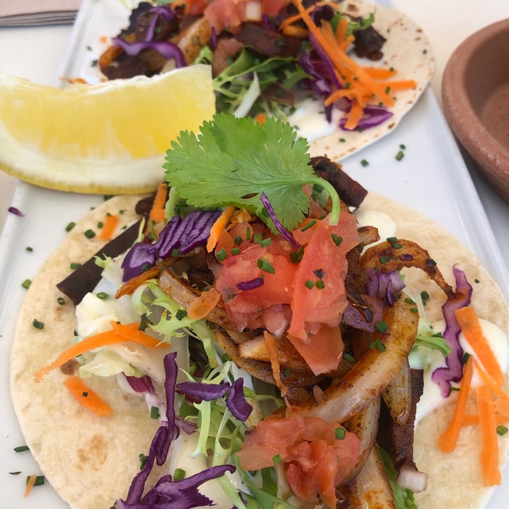 photo of V-THOS Tacos de chorizo shared by @iristl on  22 May 2021 - review