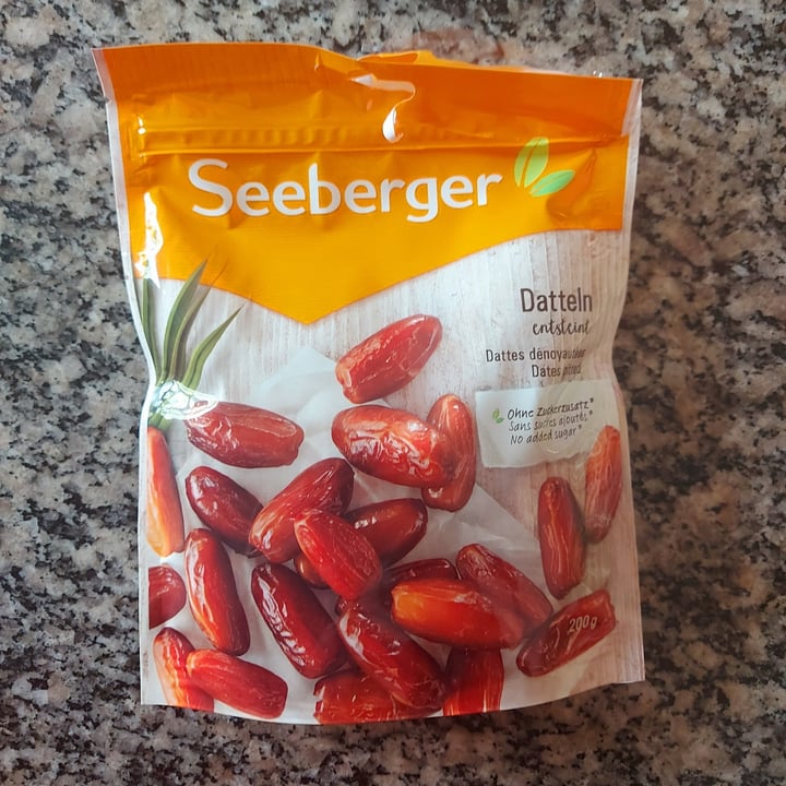 photo of Seeberger Dates Pitted shared by @alvarocastel on  07 Jul 2020 - review