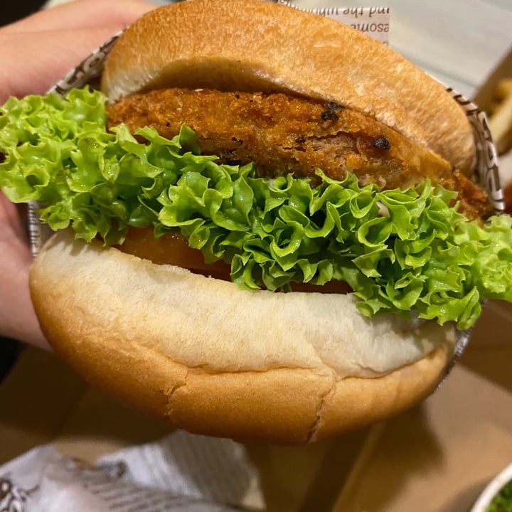 photo of VeganBurg Singapore Cracked Mayo Burger shared by @piggy-egg on  17 Jul 2021 - review