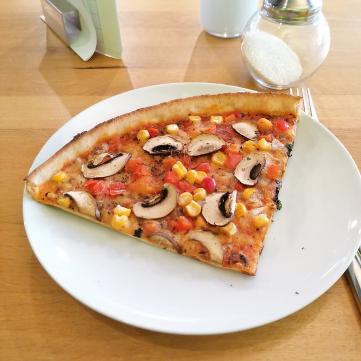 photo of Café Natura Pizza vegan shared by @charlieoderso on  29 Sep 2020 - review
