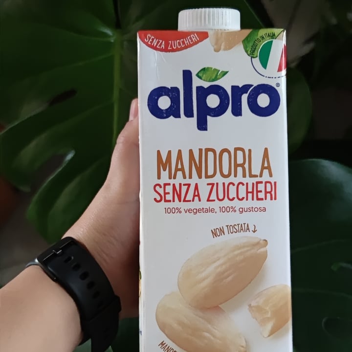 photo of Alpro Mandorla Senza Zuccheri shared by @florys on  24 Nov 2021 - review