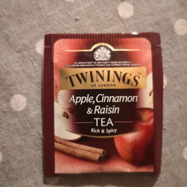 photo of Twinings Apple cinnamon shared by @giovannazoratto on  18 May 2022 - review