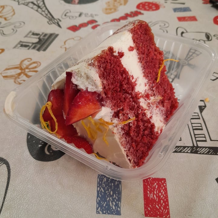 photo of Mönt take away Red Velvet shared by @candemagali on  07 Nov 2022 - review