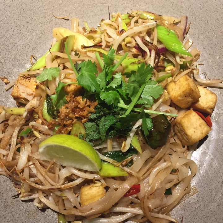 review photo of Wagamama Pad Thai shared by @maddalenafranzini on 15 Nov 2022 - review