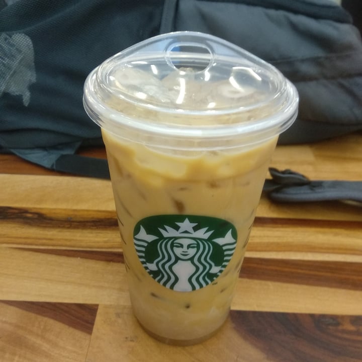 photo of Starbucks Coffee Caramelo Frapuccino Con Leche De Coco (Sin Decoración De Crema) shared by @muriel on  09 Mar 2022 - review