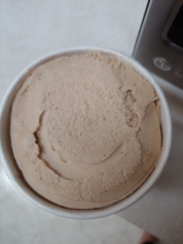 photo of Halo Top Creamery Chocolate Almond Crunch shared by @vecanter on  01 Jun 2019 - review