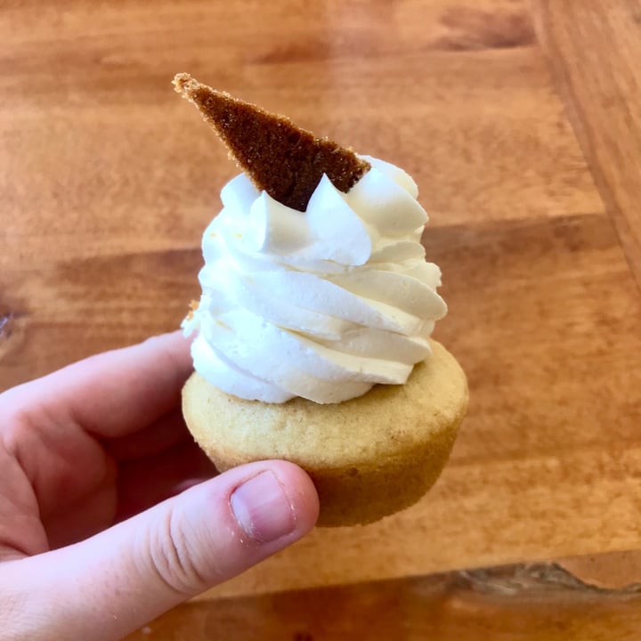 photo of Sweet North Bakery Vegan Vanilla Cupcake shared by @kaylabear on  05 Nov 2020 - review