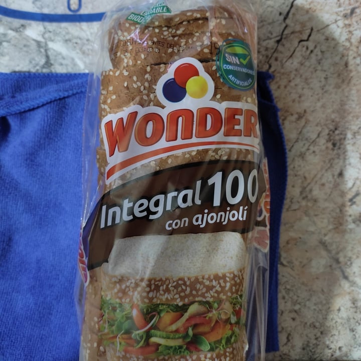 photo of Wonder Pan integral 100 con ajonjolí shared by @lishgrinn on  09 Jul 2021 - review