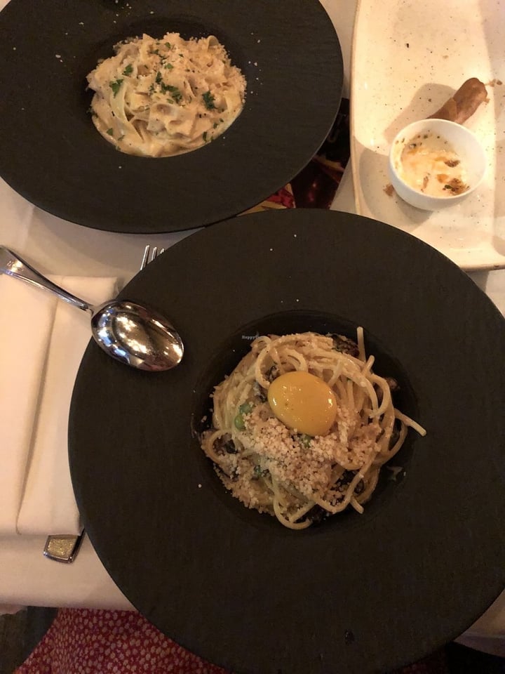 review photo of Crossroads Kitchen Carbonara fettuccine shared by @johannaskytt on 31 Mar 2020 - review