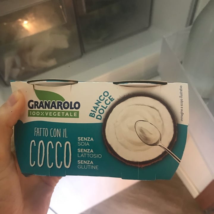 review photo of Granarolo Yogurt Di Cocco Bianco Dolce shared by @ivonnev on 09 May 2022 - review