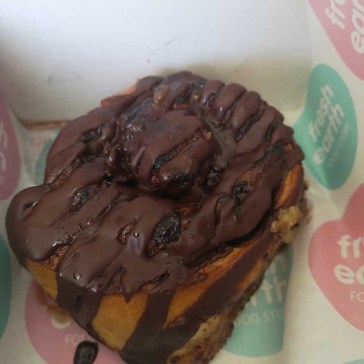 photo of Fresh Earth Food Store Chocolate Chelsea Bun shared by @nicola89 on  04 Jan 2021 - review