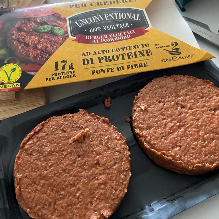 review photo of Unconventional Burger Vegetale Al Pomodoro - Tomato Burger shared by @cririzzi on 06 Oct 2022 - review