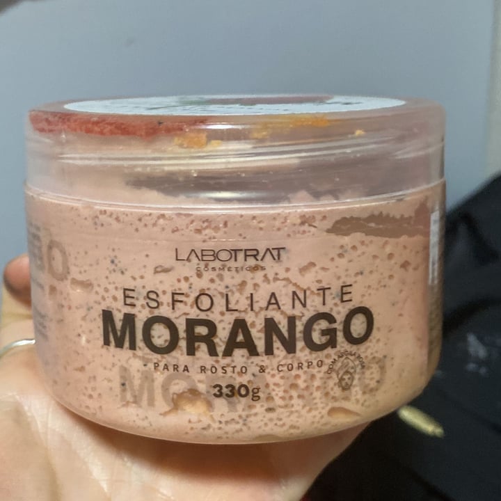 review photo of Labotrat Cosméticos esfoliante Morango shared by @ffernn44 on 14 Oct 2022 - review