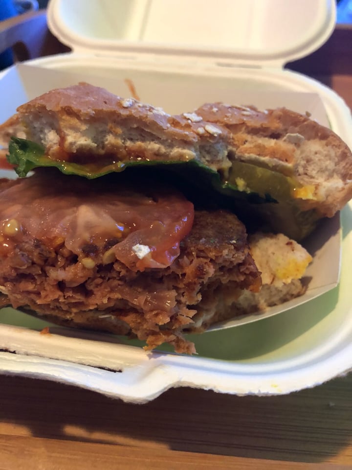photo of BurgerFi Vegan Beyond Burger shared by @courtlynn on  19 Dec 2018 - review