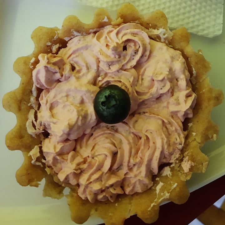 review photo of bri's bakery Tartaletas Individual Frutos Rojos shared by @sebacelta on 09 Nov 2022 - review