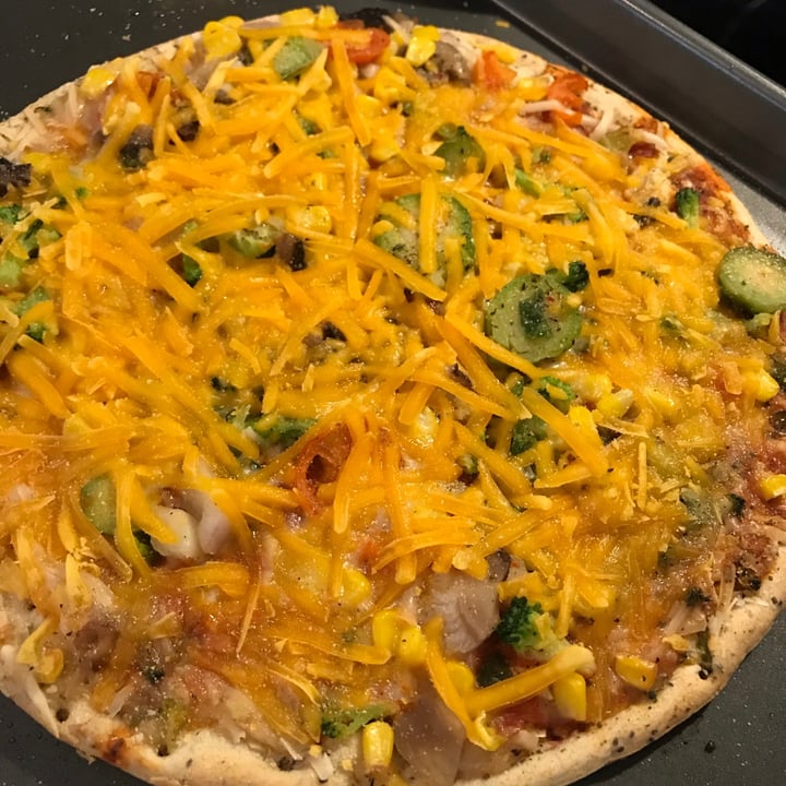 photo of Sweet Earth Veggie Lover's Pizza shared by @veggiekenziefl on  11 Oct 2020 - review