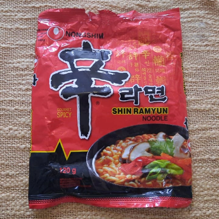 photo of NONGSHIM (농심) Shin Ramyun Noodle Soup shared by @chrisl on  08 Dec 2020 - review